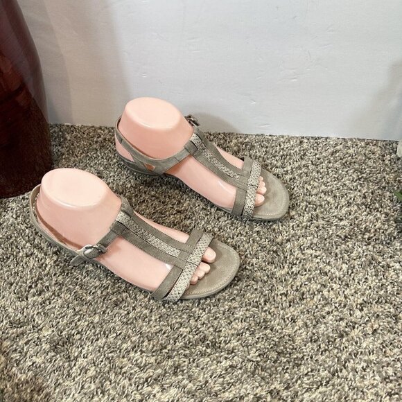 ECCO Sandals T-Strap Low Wedge Leather Ankle Strap Taupe Snake Skin 39 US 8/8.5 - Picture 1 of 8